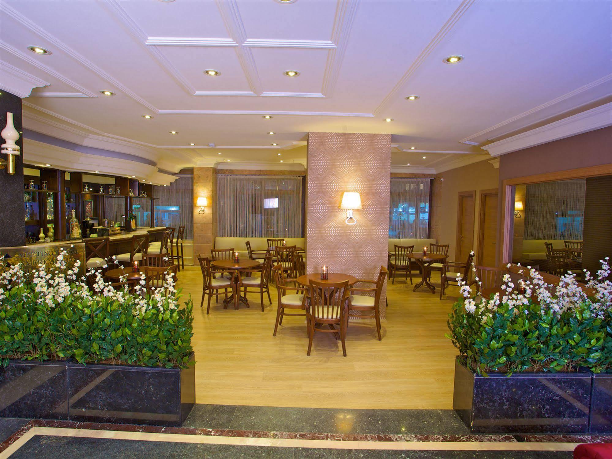 Hotel Grand Emin Istanboel Buitenkant foto
