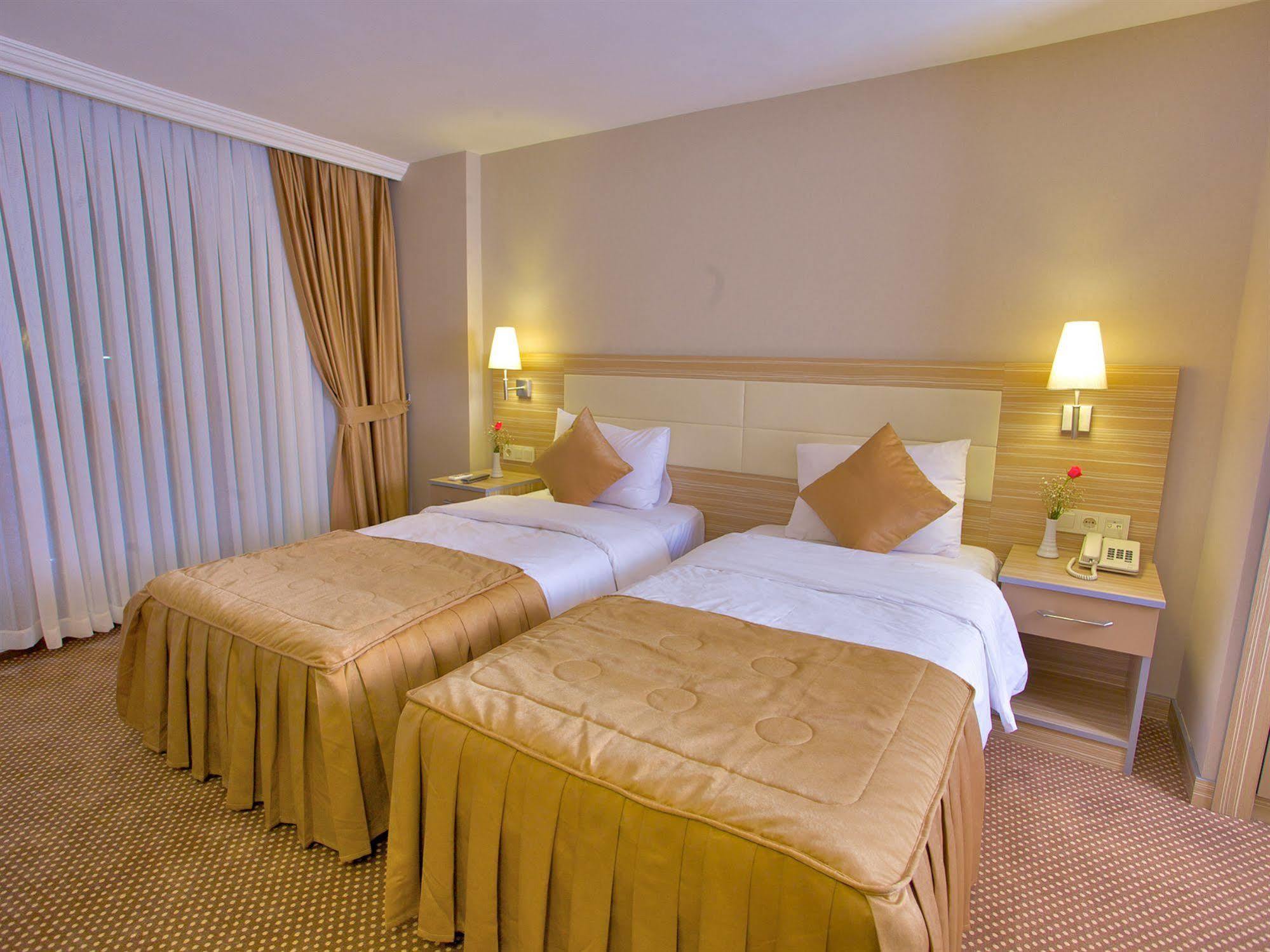 Hotel Grand Emin Istanboel Buitenkant foto
