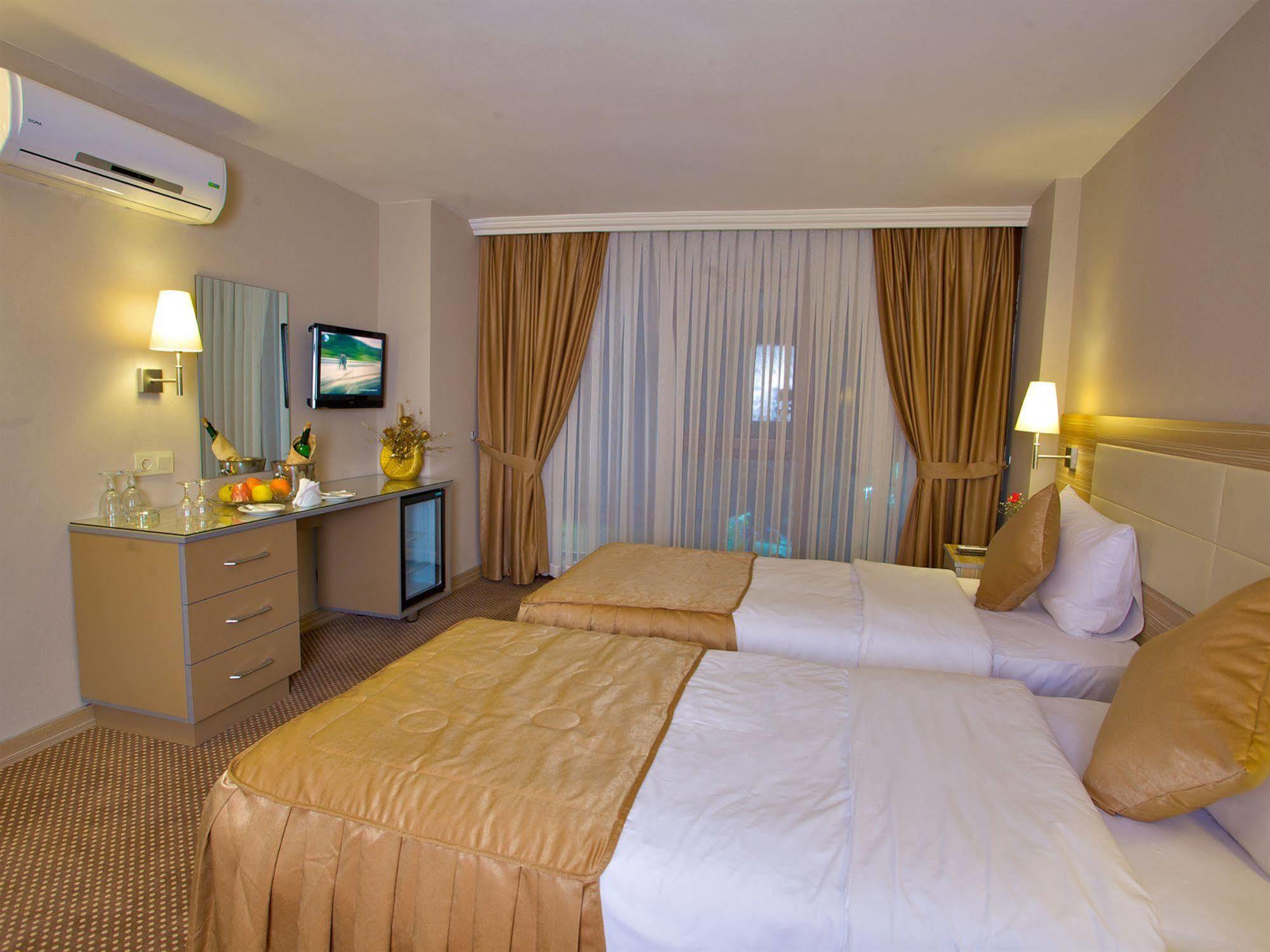 Hotel Grand Emin Istanboel Buitenkant foto