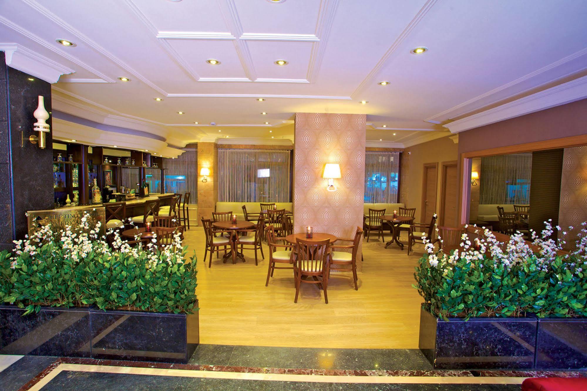 Hotel Grand Emin Istanboel Buitenkant foto