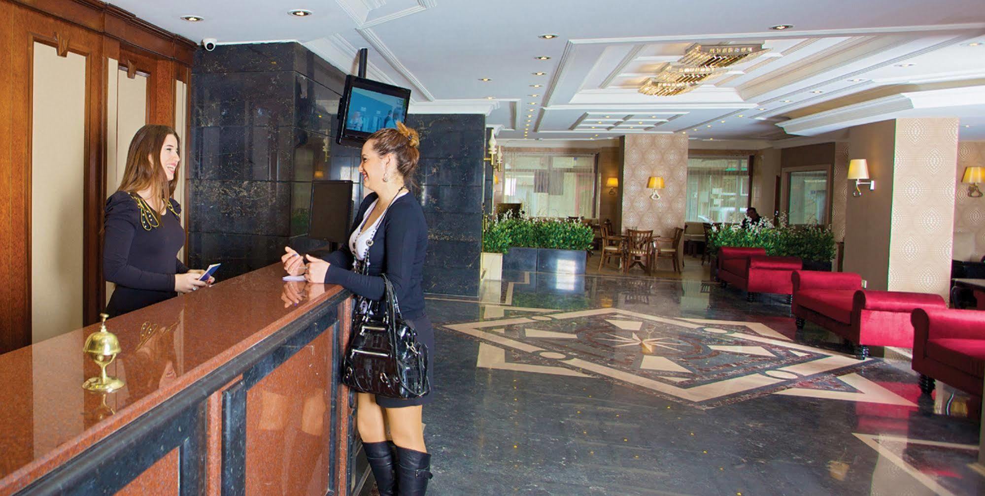 Hotel Grand Emin Istanboel Buitenkant foto